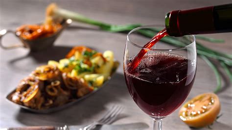 How to Pair Sweet Wines with Savory Foods