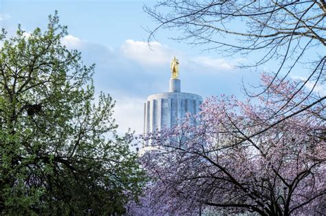 PROJECTS - Oregon State Capitol Foundation