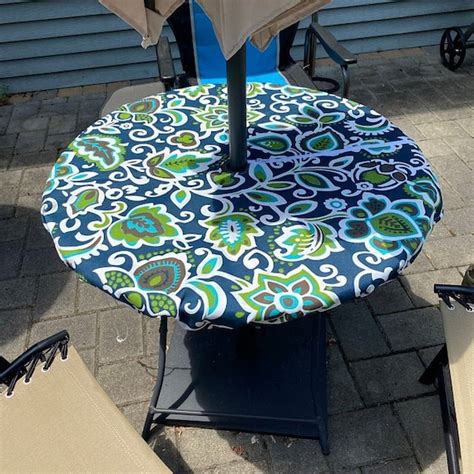 Outdoor Patio Table Cover With Umbrella Hole Zipper - Round Table Chair ...