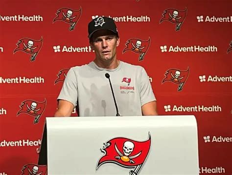 Bucs Tom Brady On Media Scrutiny 'Try To Do My Best'