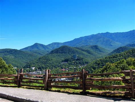 10 Best Waterfall Hikes In The Smoky Mountain Range - | Trip101