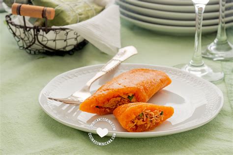 Pasteles de Yuca en Hoja [Recipe + Video] Cassava Pockets