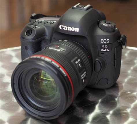 Canon EOS 5D Mark IV vs Nikon D810 Comparison | GearOpen