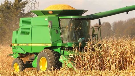 Corn Harvest 2020 | John Deere 9500 Combine Harvesting Corn | Ontario ...