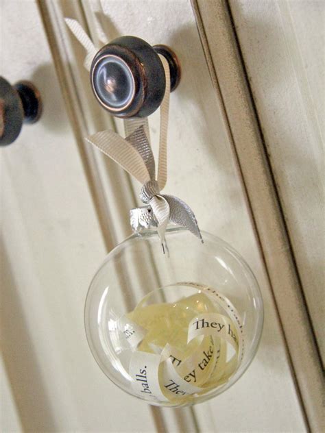 Personalized Glass Ornaments | HGTV