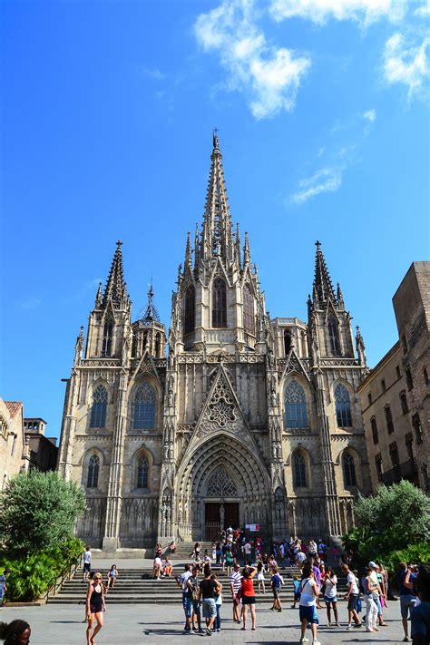 22 Places You Have To See When You Visit Barcelona, Spain... - Hand ...