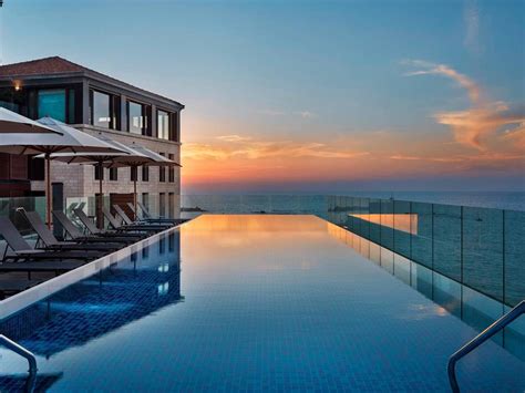 You Haven’t Seen the Sunset Until You’ve Visited This Rooftop Infinity ...