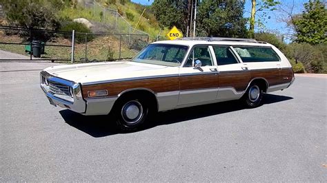 1970 Chrysler Town & Country Station Wagon Woodie Estate Woody 383 Big ...