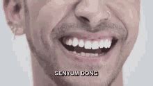 Senyum GIFs | Tenor