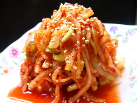 How to make Korean radish kimchi | Korean side dishes, Kimchi recipe ...