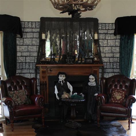 The Addams Family Halloween Party — Chic Party Ideas The Addams Family ...