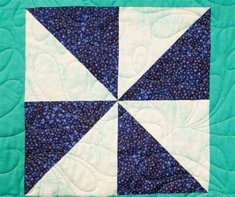 17 Free Pinwheel Quilt Patterns | FaveQuilts.com