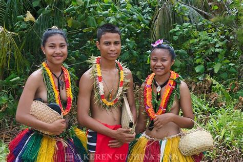 federated states of micronesia traditional clothing - Google Search ...