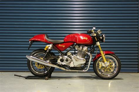 Cafe Racer Special: 2010 Norton Commando 961 Cafe Race