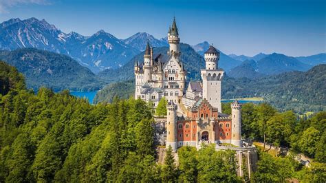 Top 10 most beautiful castles & palaces in Europe - Luxury Travel Expert