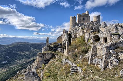 Visit of Calascio | Borghi Italia Tour Network