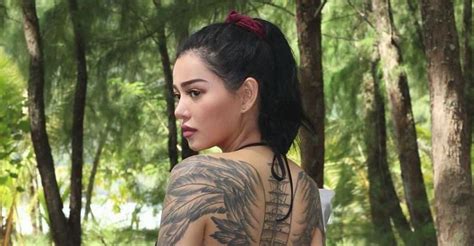 "I had to cover up my scars with tattoos": Bella Poarch reveals the ...