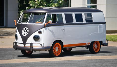 Volkswagen Made an Electric Microbus Conversion – EVBite