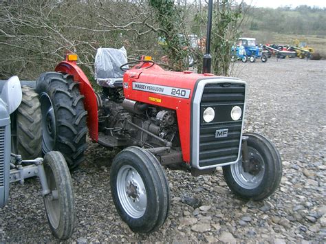 Massey Ferguson 240 S - Photos, News, Reviews, Specs, Car listings