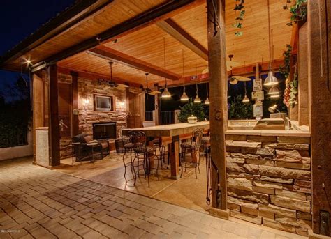 Covered Outdoor Kitchen - Outdoor Kitchen Ideas - 10 Designs to Copy ...