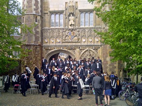 Trinity Graduation - The Cambridge Tour CompanyThe Cambridge Tour Company