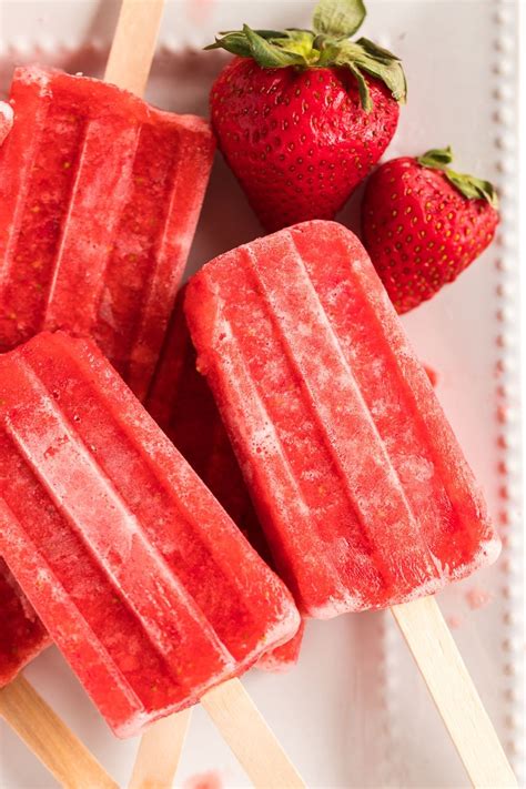 Homemade Strawberry Popsicles | Recipe in 2021 | Strawberry popsicles ...