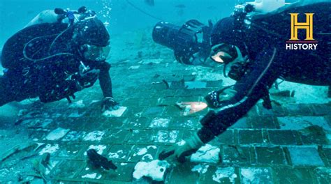 Divers uncover wreckage from destroyed Challenger space shuttle, NASA ...