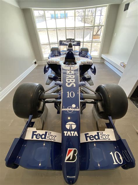 Here's How a Formula 1 Car Looks Parked Inside a House - autoevolution