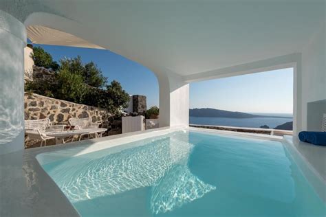 White House Villas in Oia, Santorini | Greeka