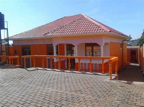 HOUSES FOR SALE KAMPALA, UGANDA: HOUSE FOR SALE MATUGGA KAMPALA