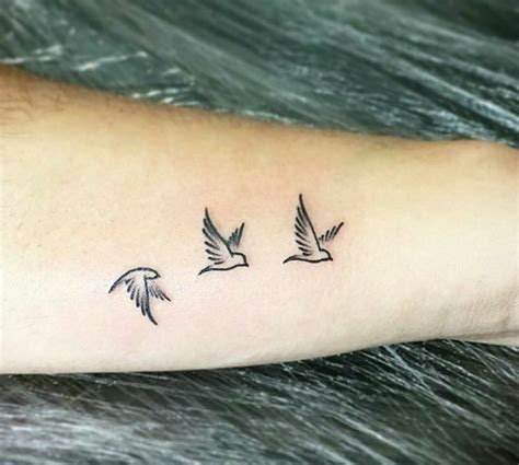 Pin by Stacy Spurgeon on Tattoos | Bird tattoo wrist, Swallow bird ...