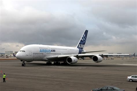 Airbus A380-800, high-capacity airliner