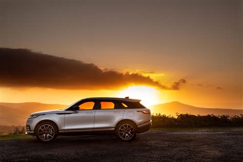 The 2021 Range Rover Velar has been given a hybrid upgrade | Esquire ...