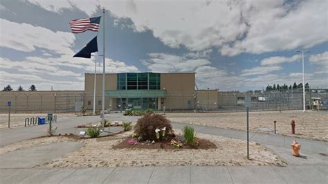 Inmate at Coffee Creek Correctional Facility attacks officer | kgw.com