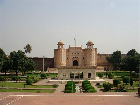 Lahore Fort Attractions, Facts & History