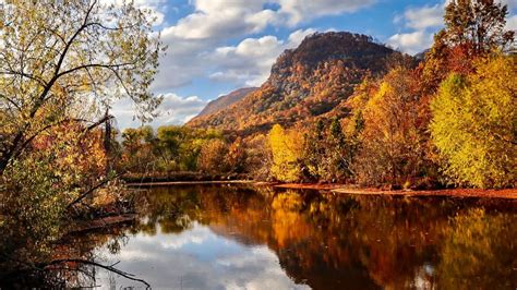 Here's when fall colors will peak across Western North Carolina