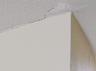 How To Fix Plaster Ceiling Cracks | Beauty and mess