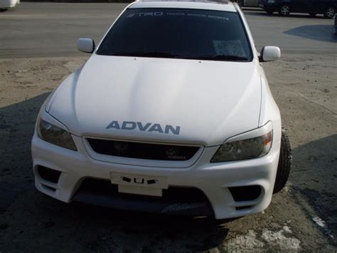 2000 Toyota Altezza specs