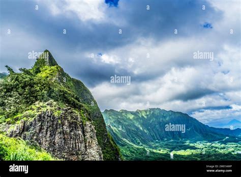 Colorful Nuuanu Pali Outlook Green Koolau Mountain Range Oahu Hawaii ...