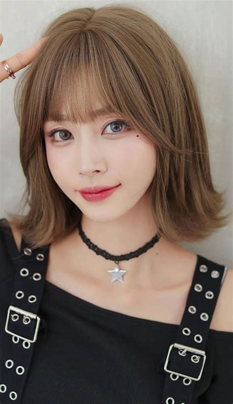 30+ Cute Short Hair with Bangs Korean Style : Bob Layered Ends with ...