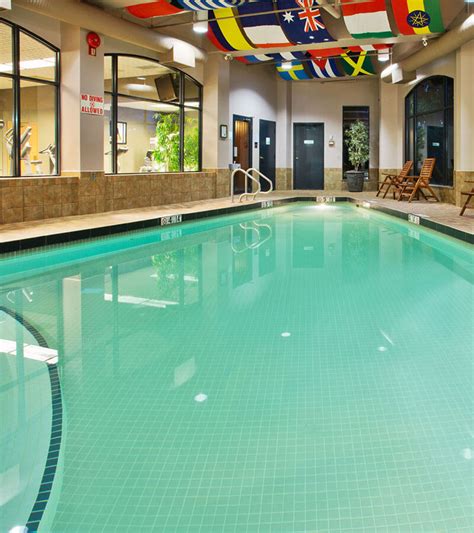 Holiday Inn & Suites North Vancouver | North Vancouver Hotels