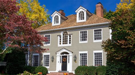 7 Classic Colonial Exterior Paint Colors | Angi