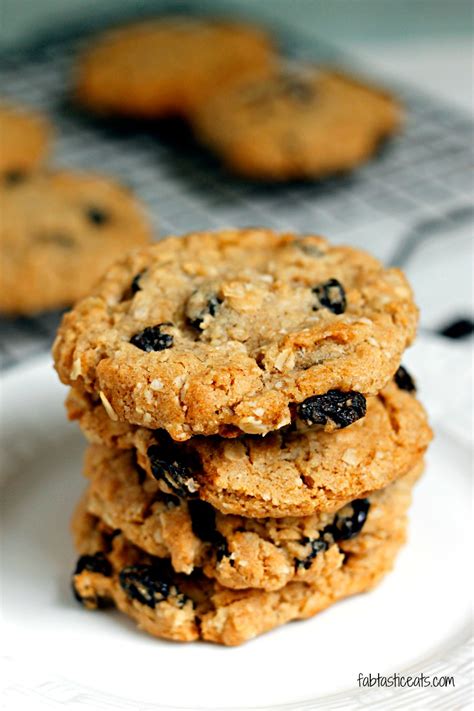 Crispy Oatmeal Raisin Cookies - Fabtastic Life