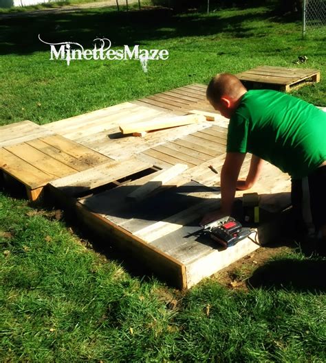 MinettesMaze: DIY Pallet Deck