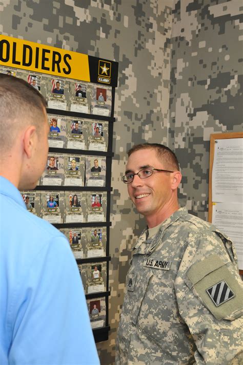 What's new in Army Recruiter training? | Article | The United States Army