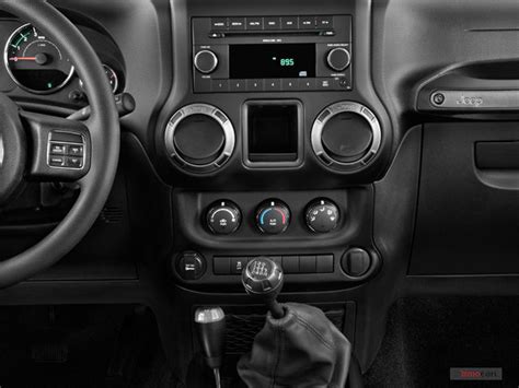 2017 Jeep Wrangler: 158 Interior Photos | U.S. News