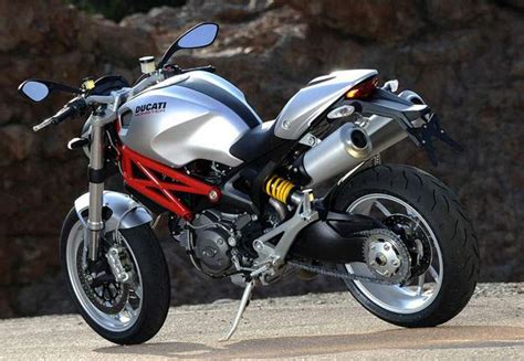 DUCATI Monster 1100 (2009-2010) Specs, Performance & Photos - autoevolution