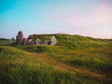 West Kennet Long Barrow - Secrets Of An Ancient House Of The Dead In ...