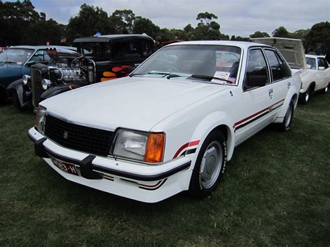 File:Holden Commodore VC HDT.jpg - Wikimedia Commons