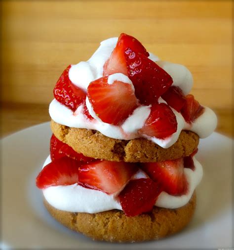 Mouth Watering Dessert - gallerymonofuka | Strawberry shortcake recipes ...